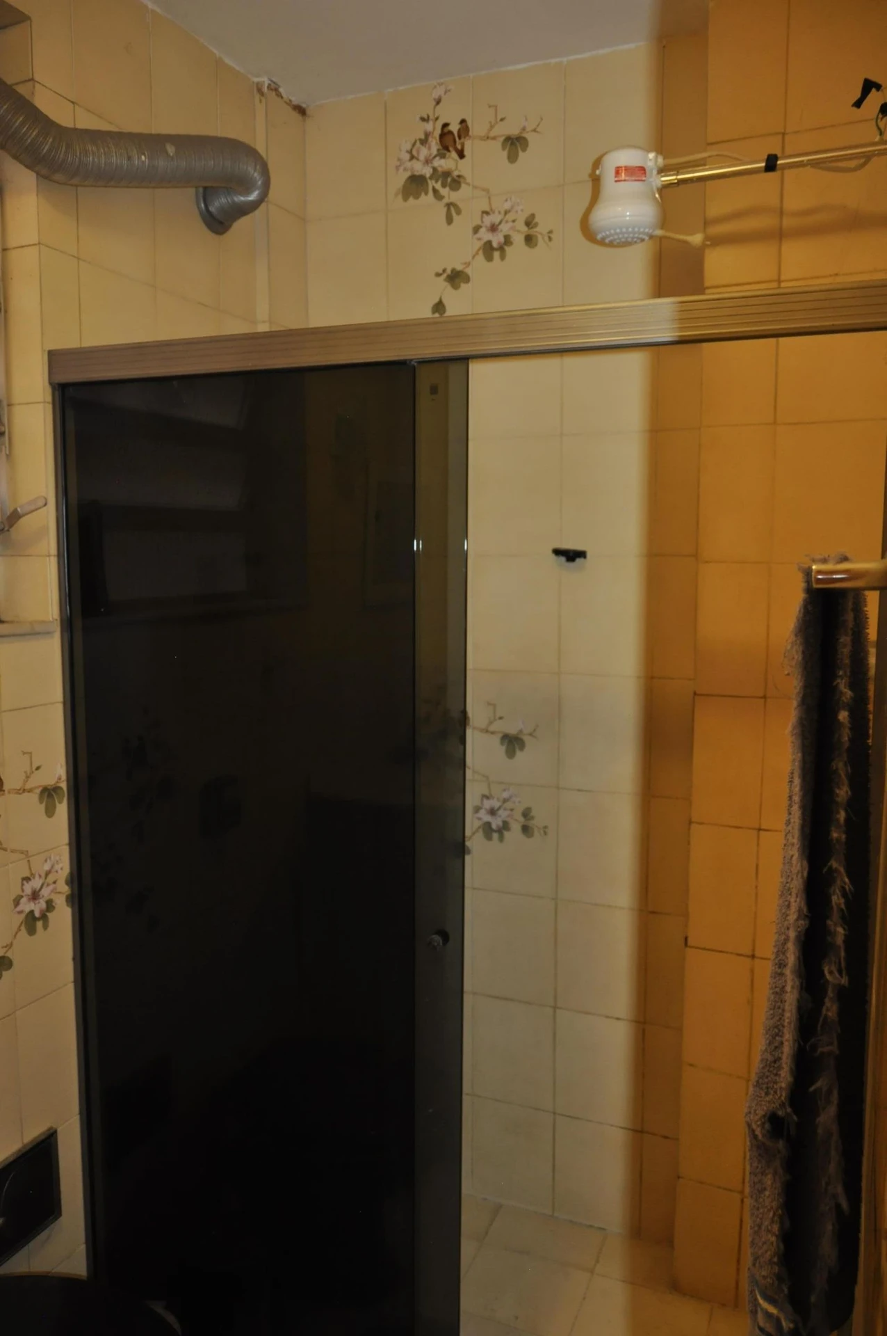 Unfurnished 2-bedroom apartment with a balcony — photo 24
