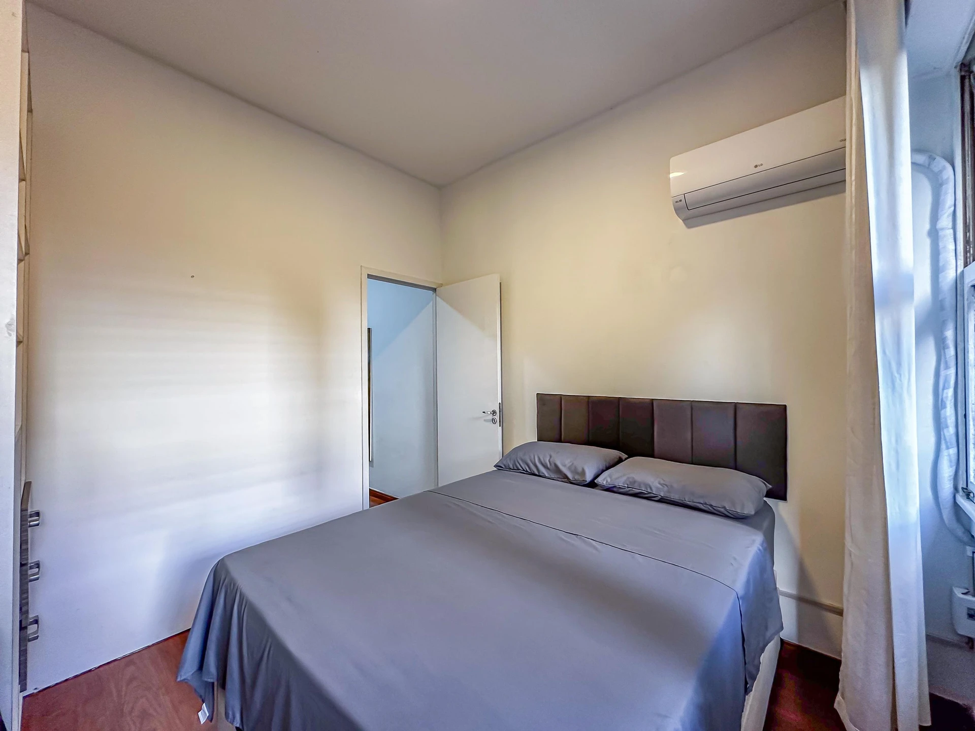 Furnished 1-bedroom apartment with washing machine — photo 2