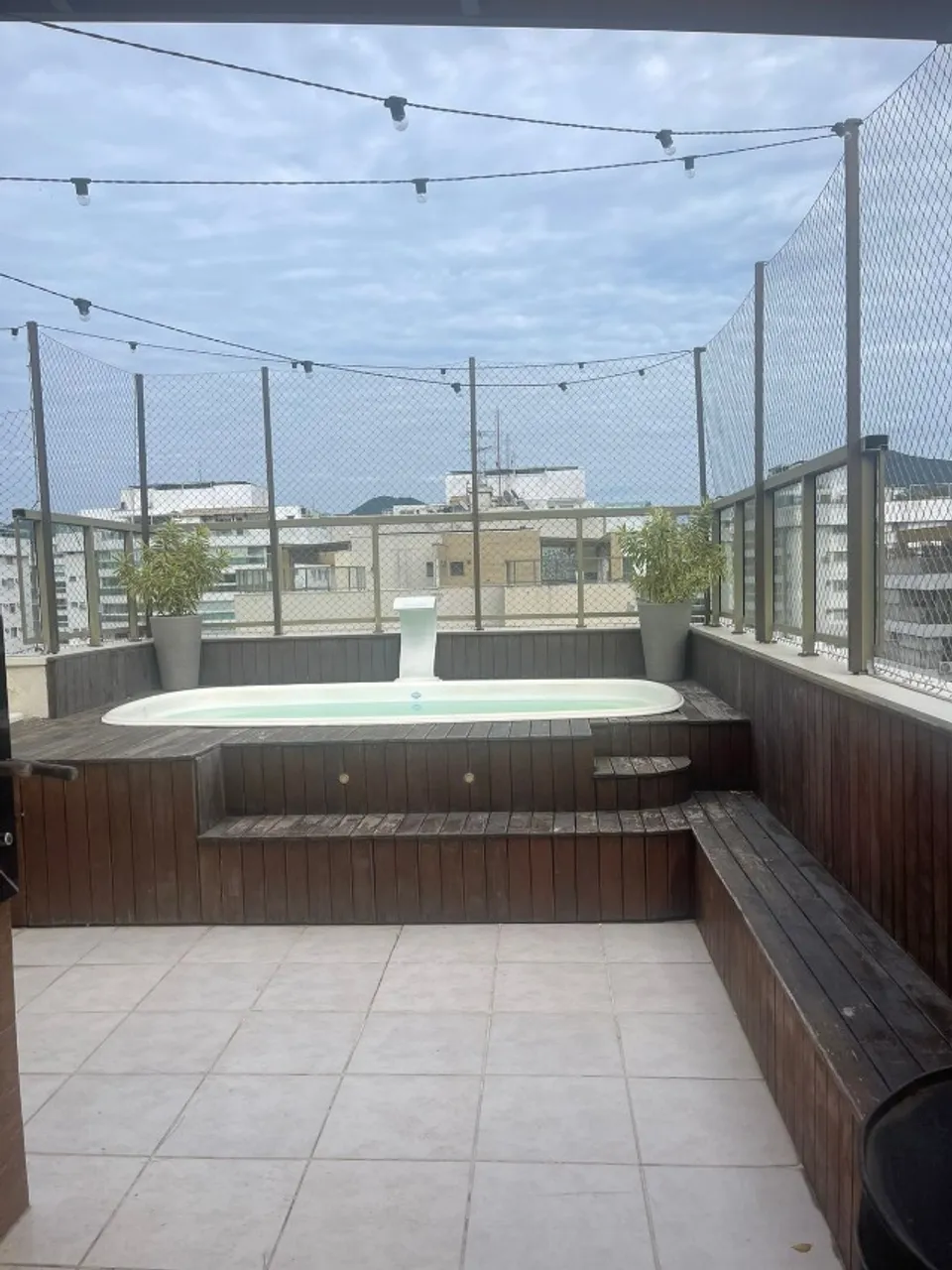 Furnished 211 m² apartment with 3 bedrooms and balcony — photo 9