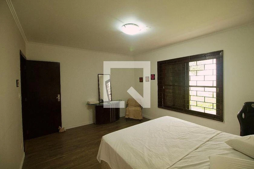 5-bedroom house with a home office — photo 4