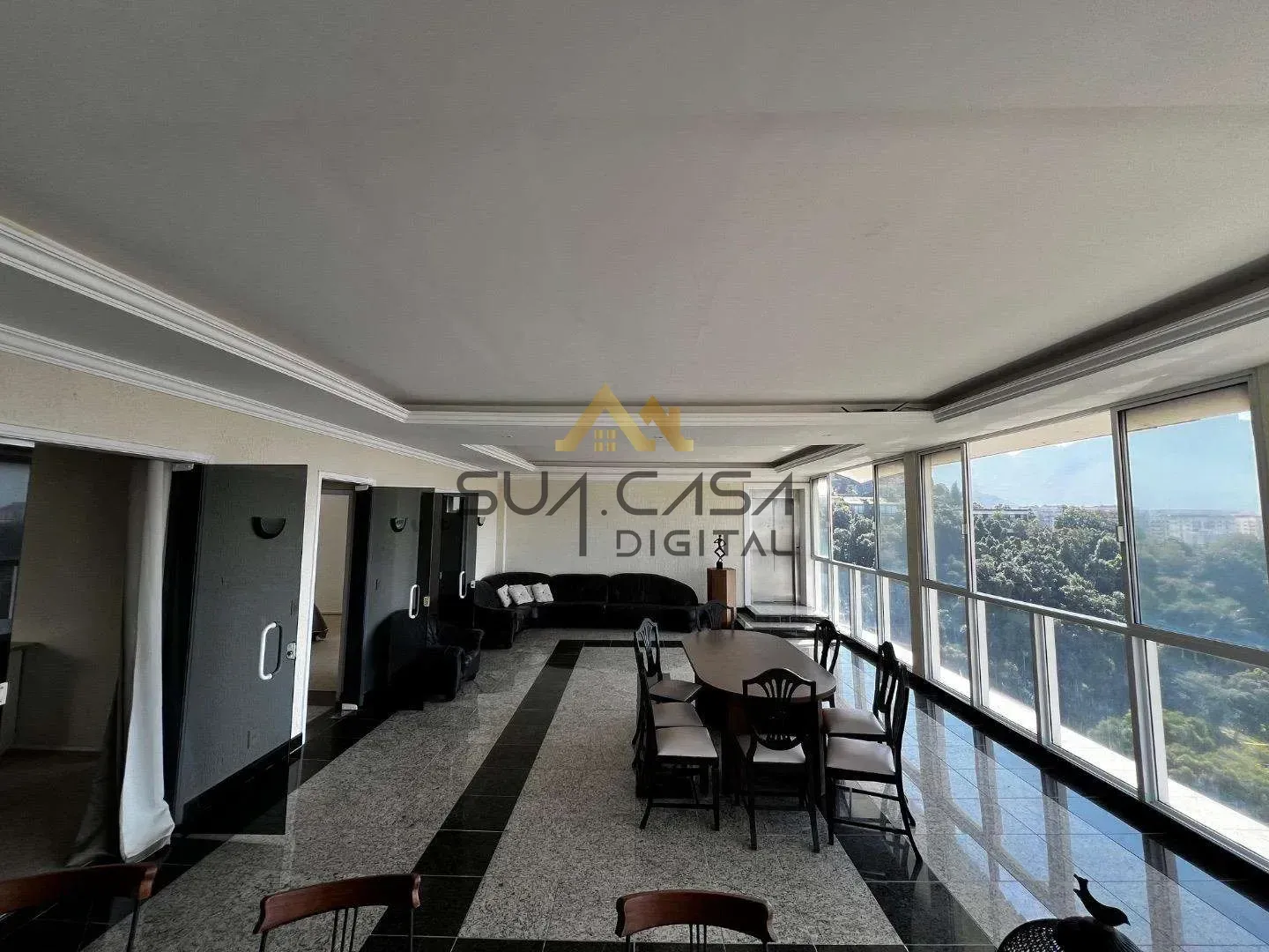House with 5 bedrooms, 5 bathrooms and built-in wardrobes — photo 4