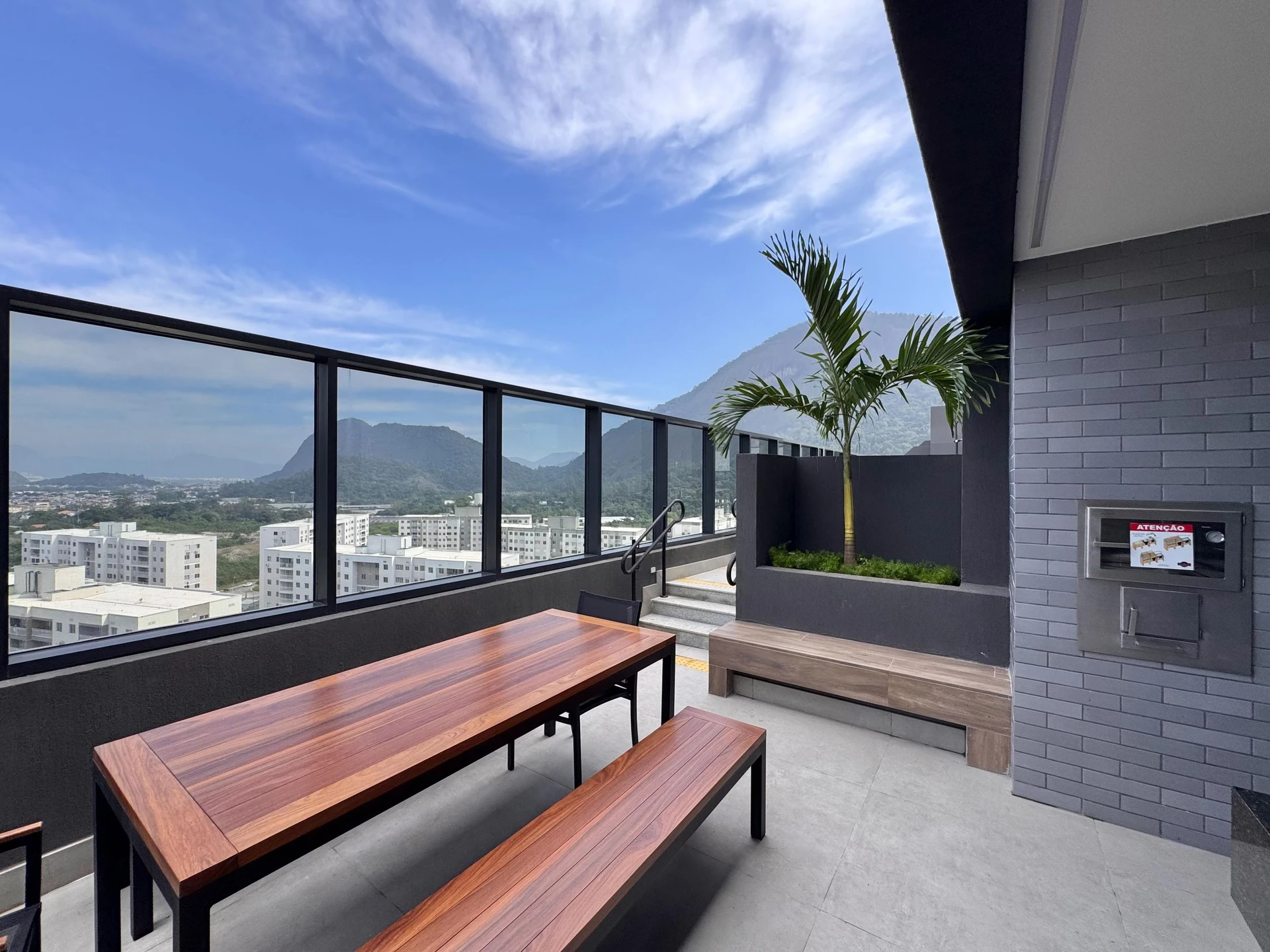 3-bedroom apartment with open-plan kitchen — photo 36
