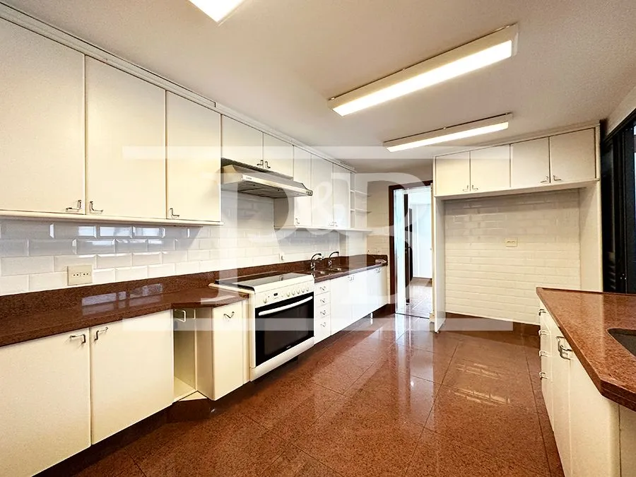 Apartamento com 4 dormitórios, 4 banheiros e varanda — photo 3