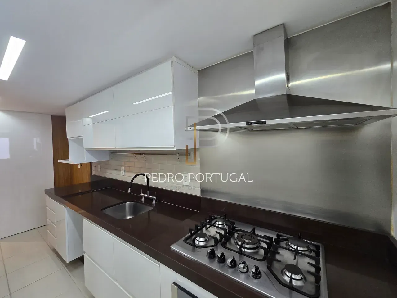 Apartamento de 107 m² com 4 quartos e 3 banheiros — photo 4