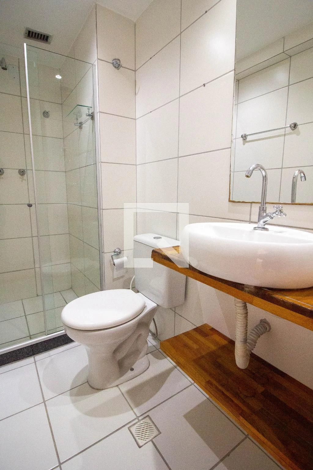 Меблированная квартира с открытой кухней и газовой плитой — photo 14