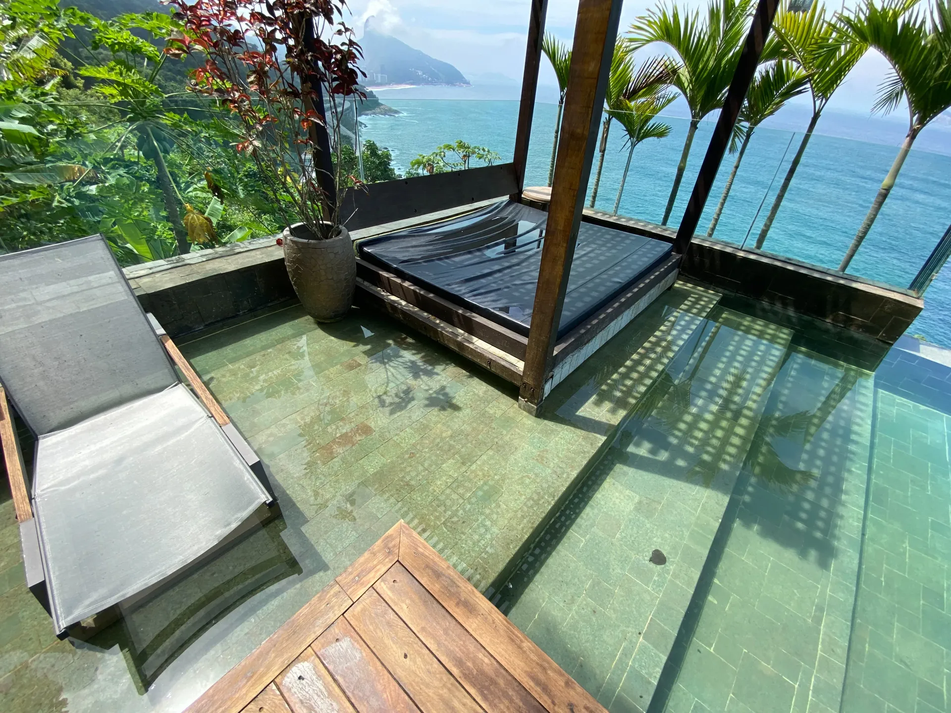 800 m² house with 5 bedrooms and an open-plan kitchen — photo 50