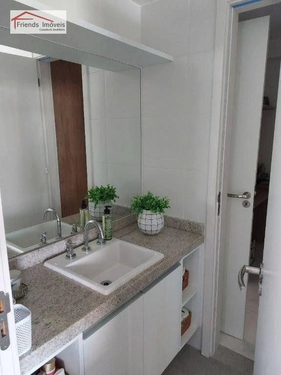 4-bedroom apartment in a building with a sauna — photo 17
