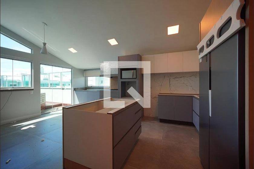 Apartment, 205 m², with a glass-enclosed balcony — photo 17
