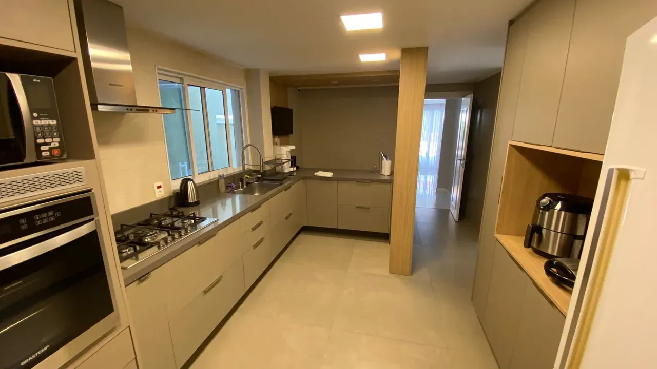 500 m² house with 4 bedrooms and a terrace — photo 20