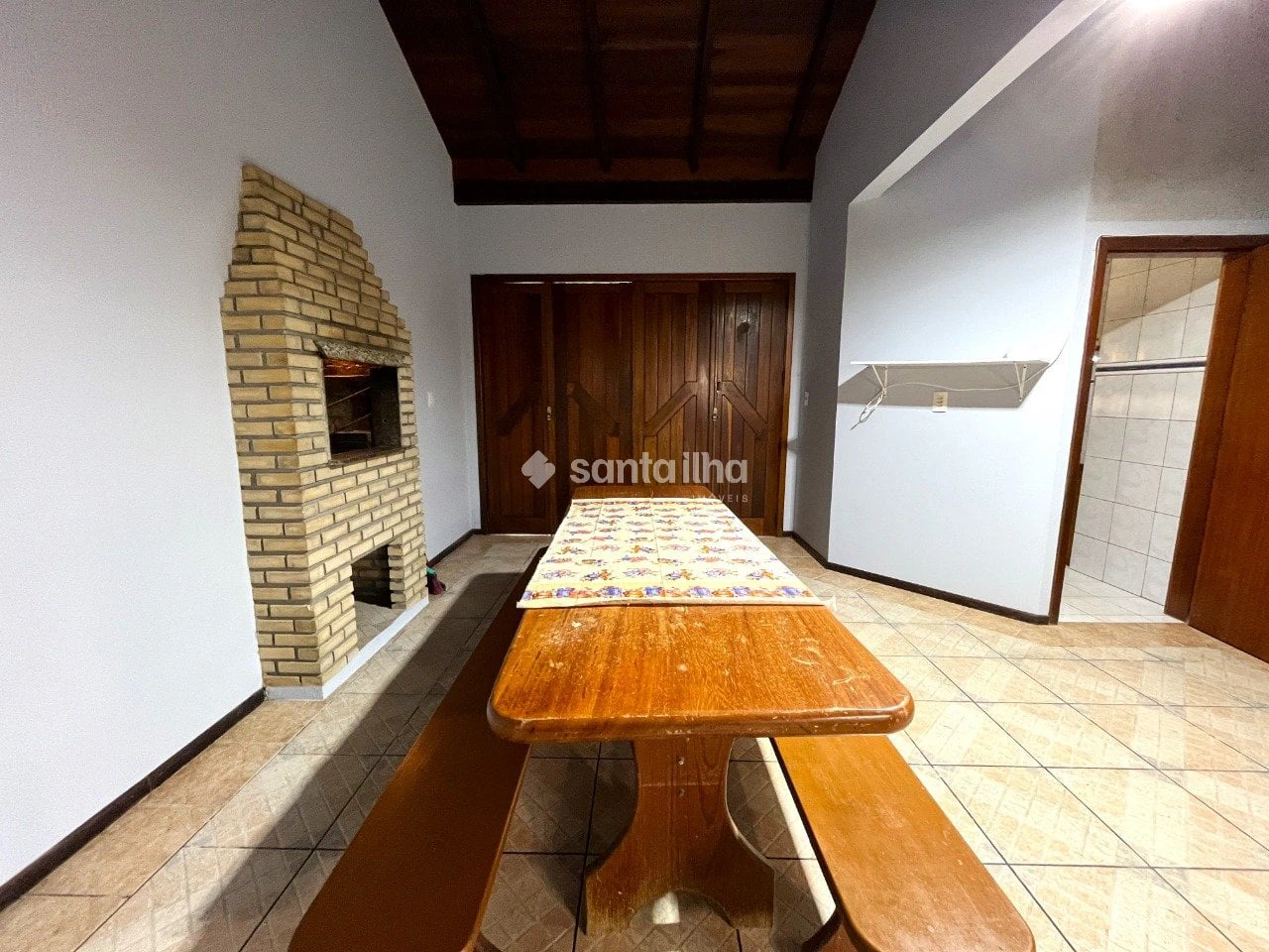 200 m² house with a private BBQ and a grill on the balcony — photo 7