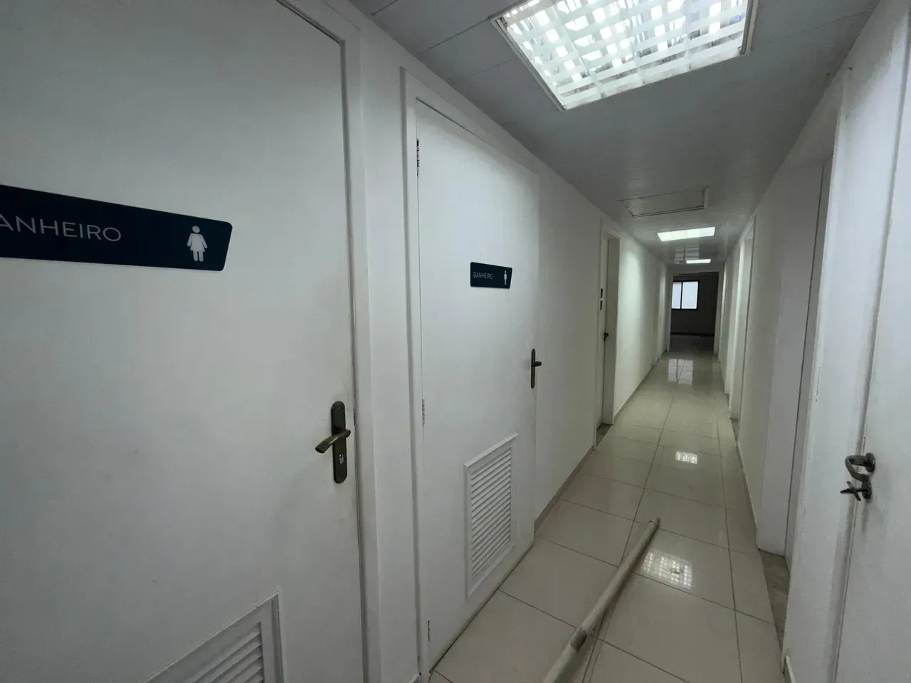 Unfurnished house with 4 bedrooms and built-in kitchen — photo 11