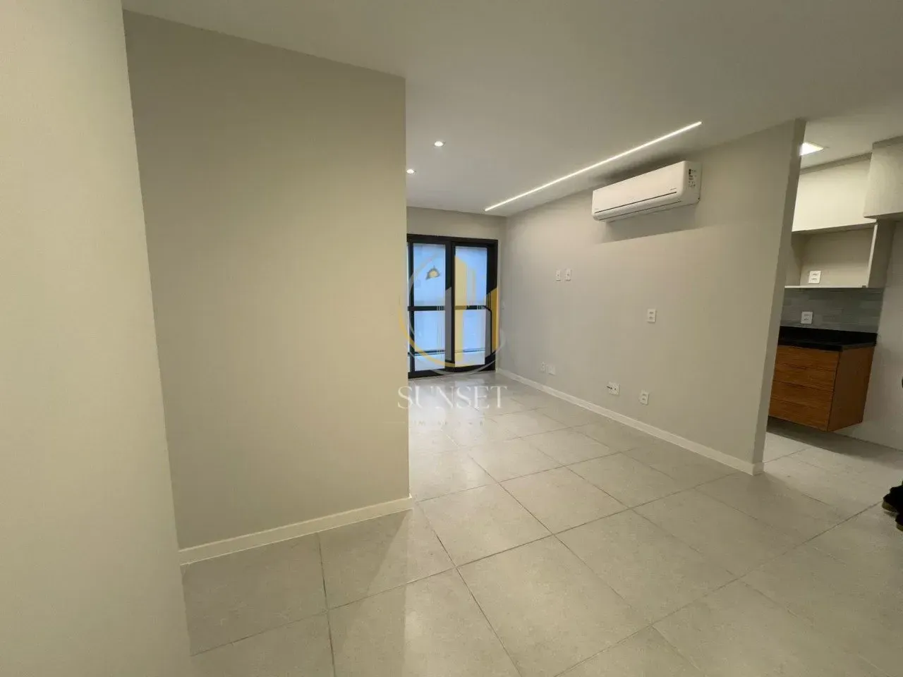 Apartment with a closed gas kitchen and 3 bedrooms — photo 4