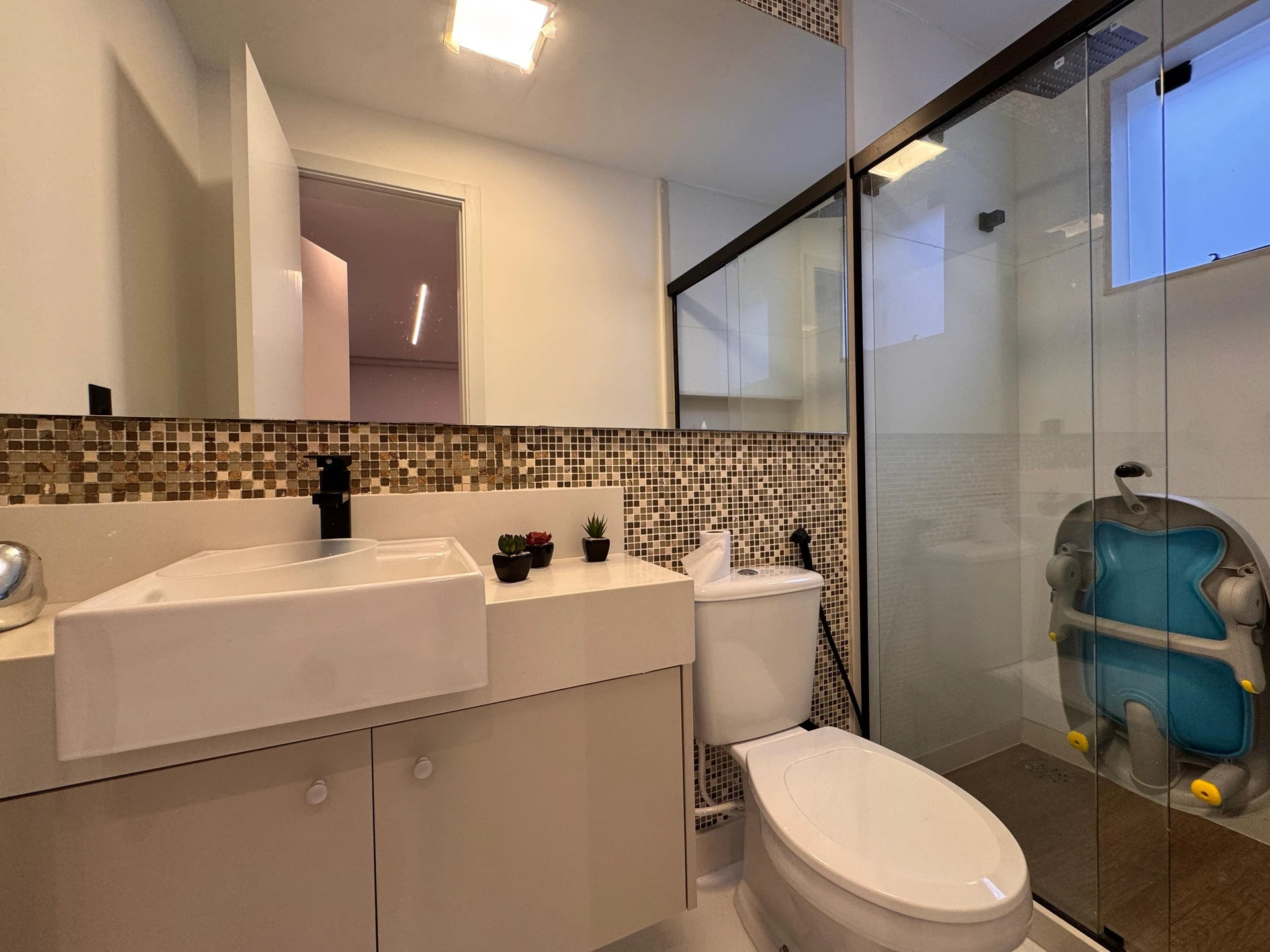 Будинок 280 м² із заскленим балконом та панорамними вікнами — photo 53