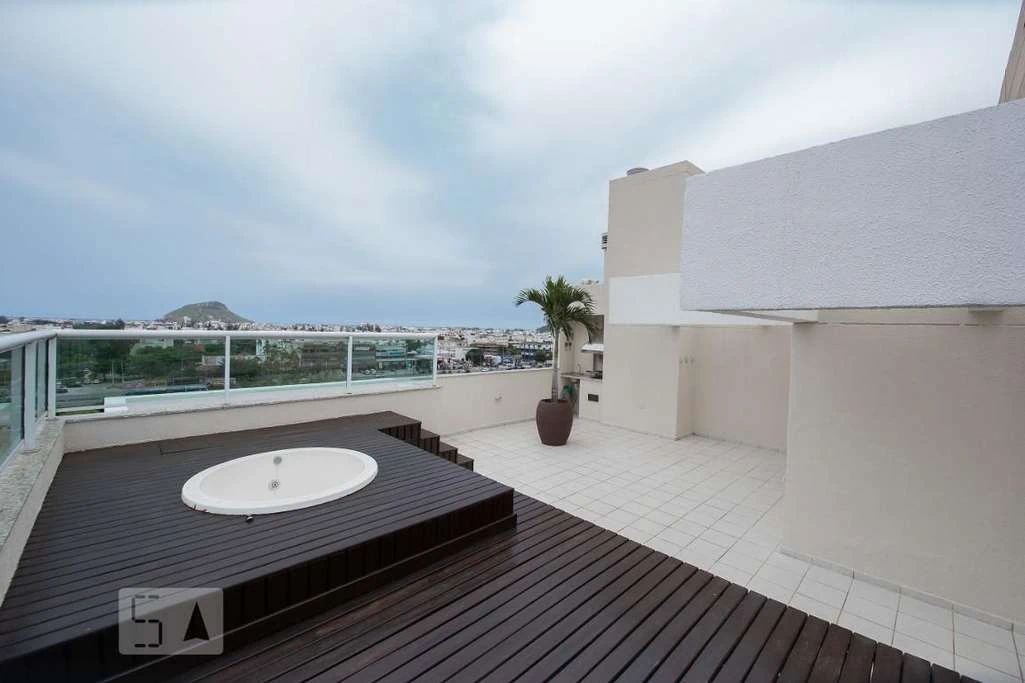 164 m² apartment with 3 bedrooms and a balcony — photo 2