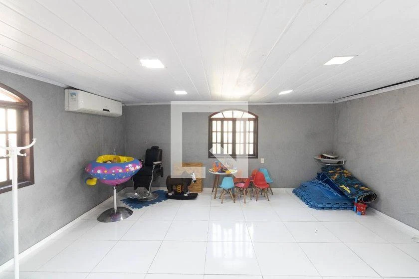 Casa com 3 quartos e 2 banheiros, 160 m² — photo 46