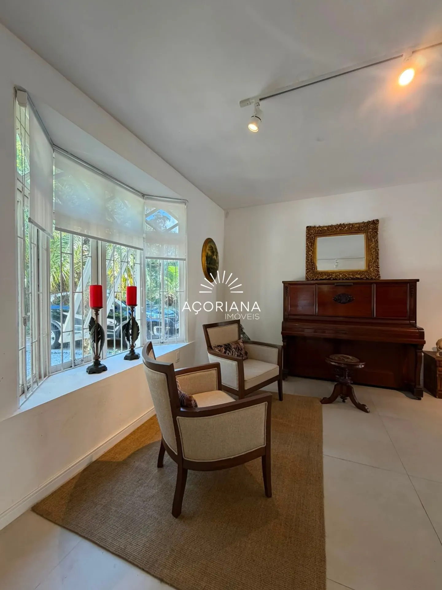 Furnished 600 m² house with 5 bedrooms and an integrated kitchen — photo 40