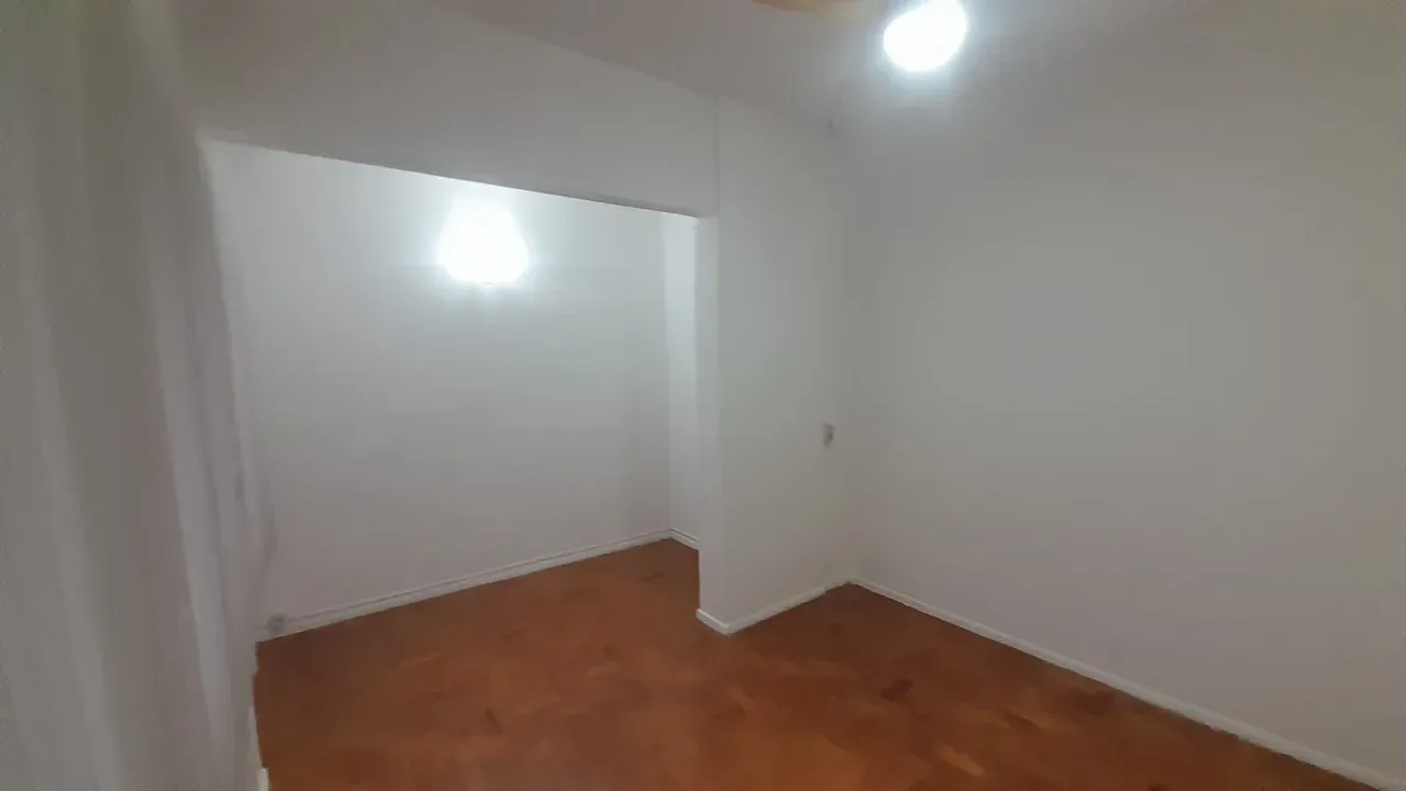 Apartamento com 2 quartos e box no banheiro — photo 16