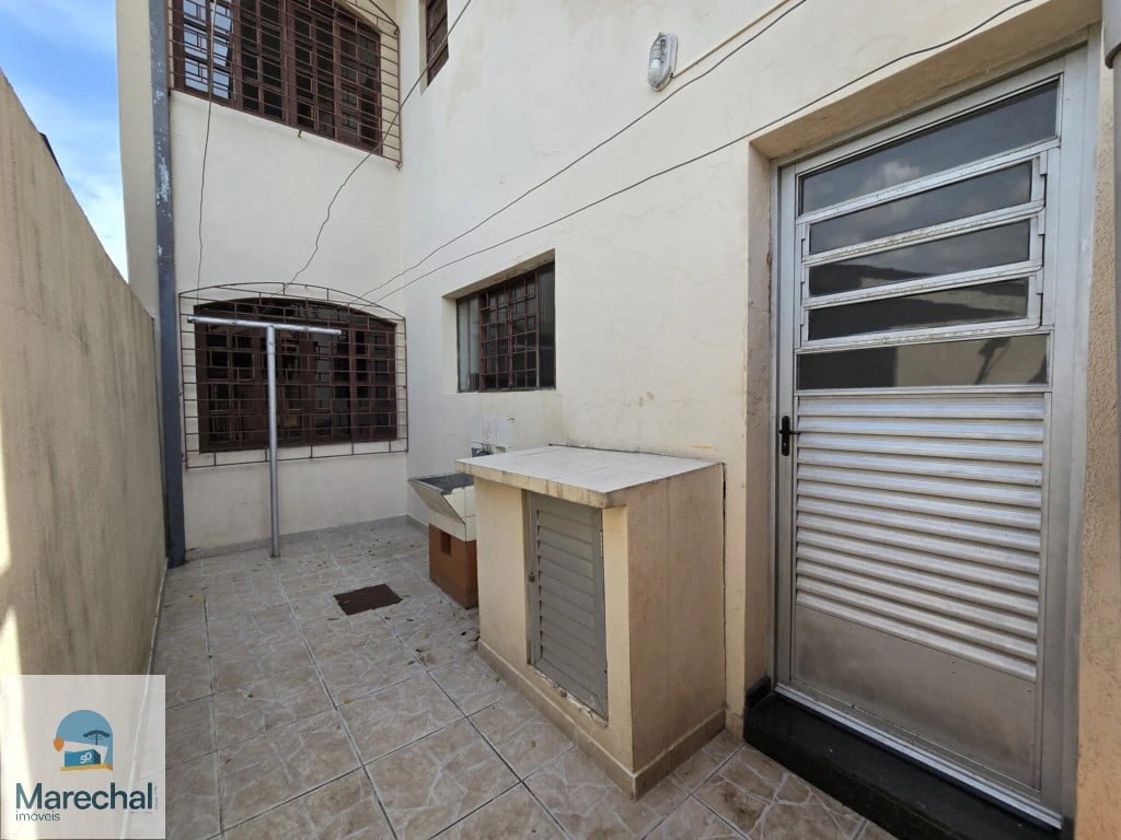 3-bedroom house with a private BBQ — photo 25