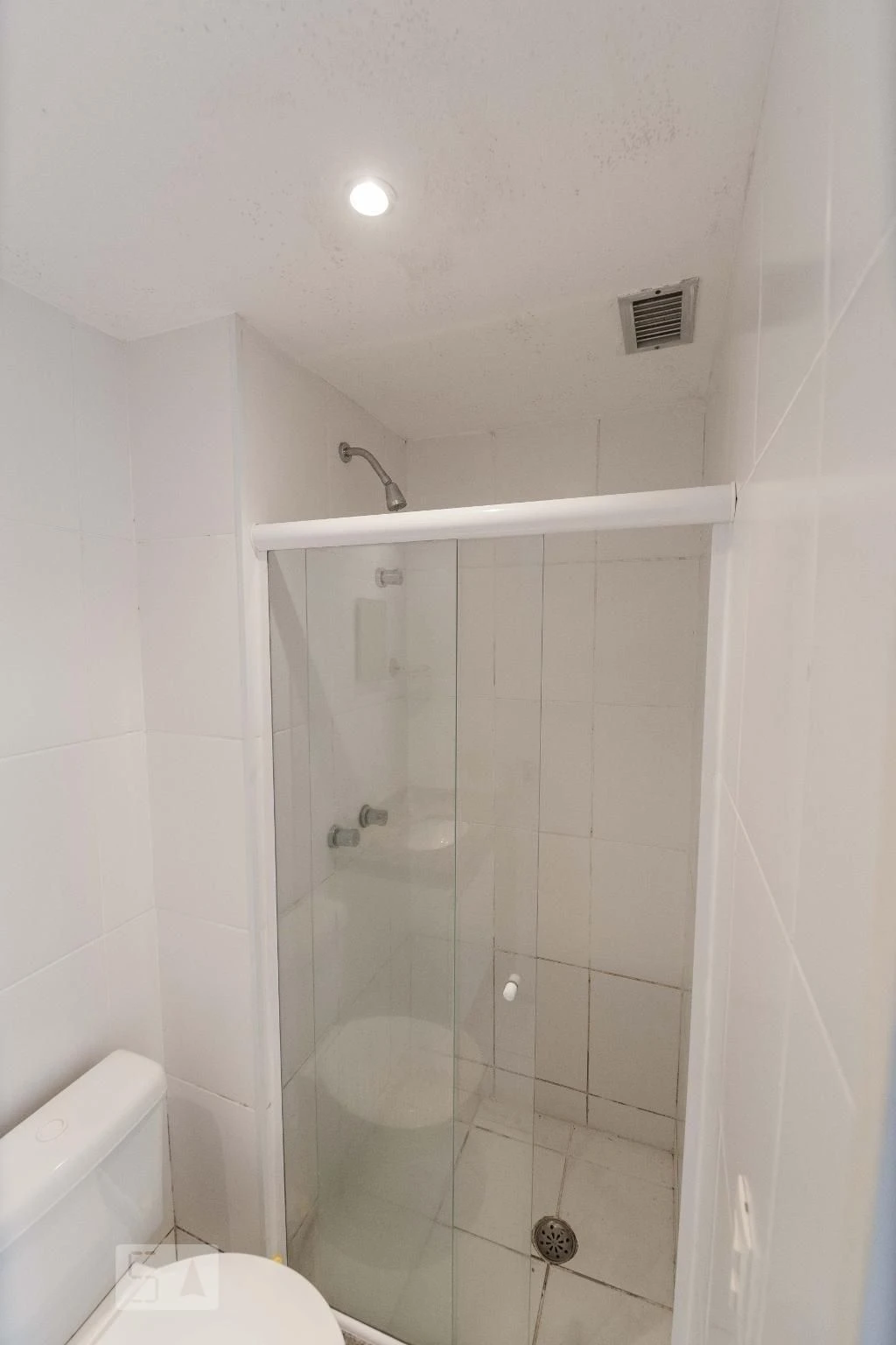 Furnished 3-bedroom apartment with private BBQ — photo 16