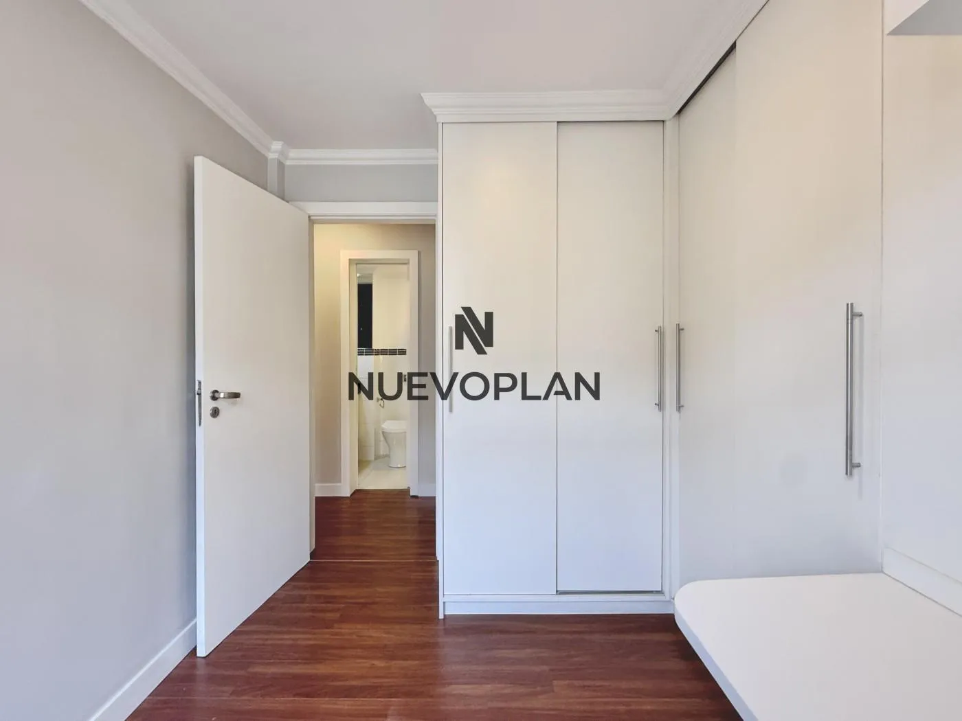 3-bedroom apartment with a home office — photo 38
