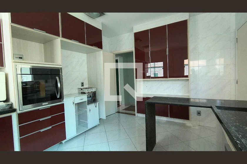 Casa de 300 m² com 3 suítes e 6 banheiros — photo 32