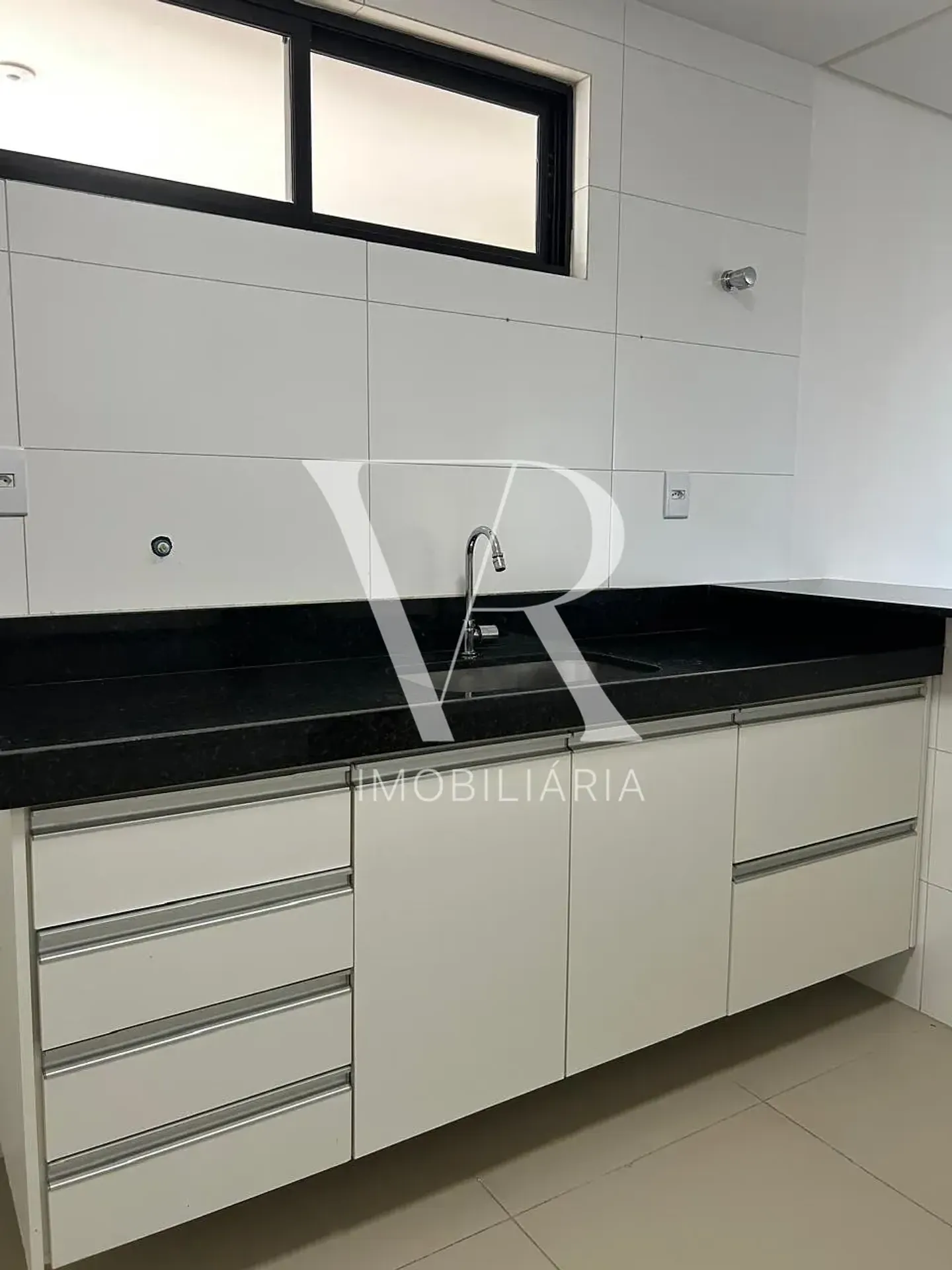 2-bedroom apartment with a separate kitchen — photo 10