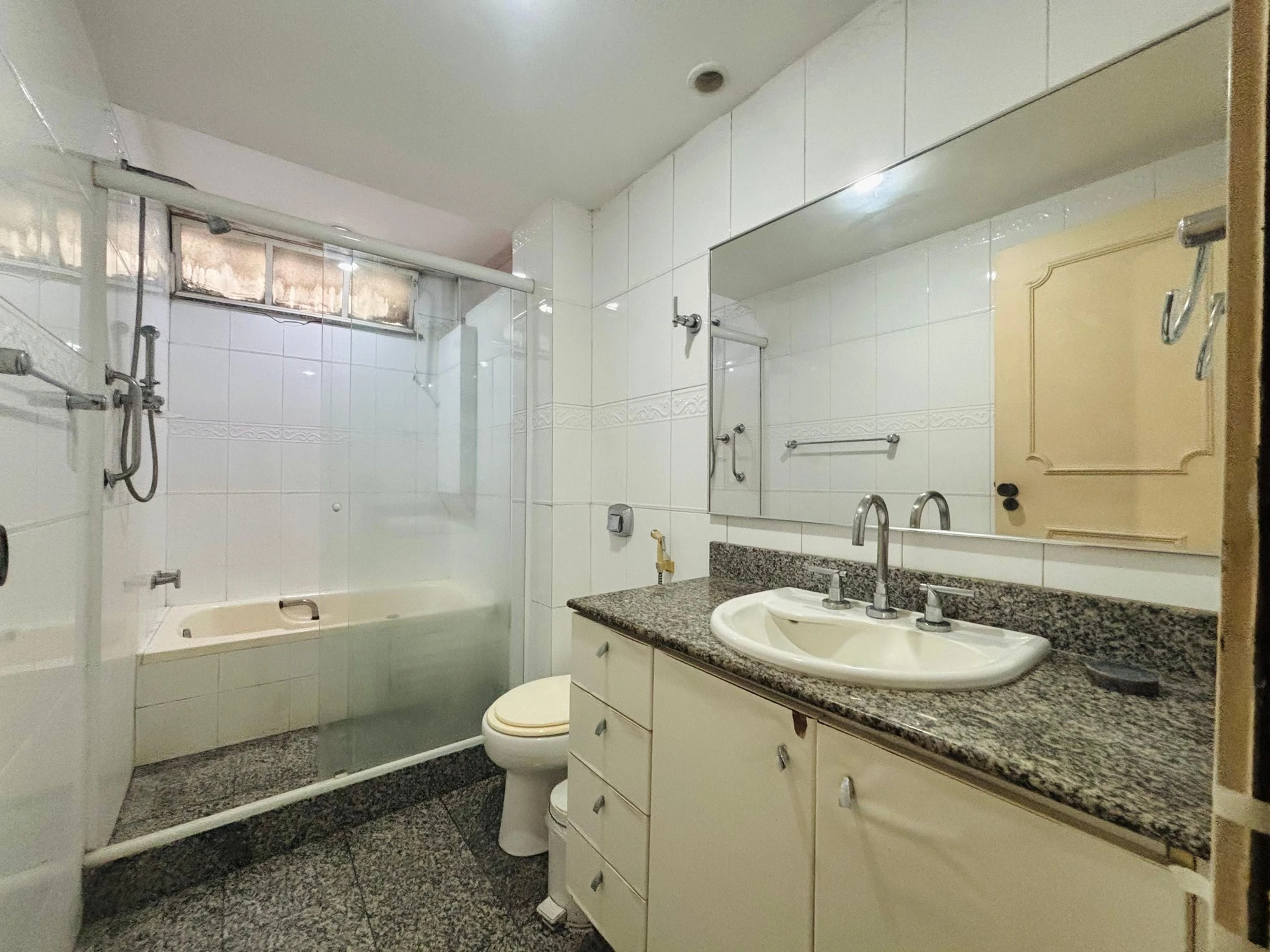3-bedroom apartment with a home office in Rio de Janeiro — photo 15
