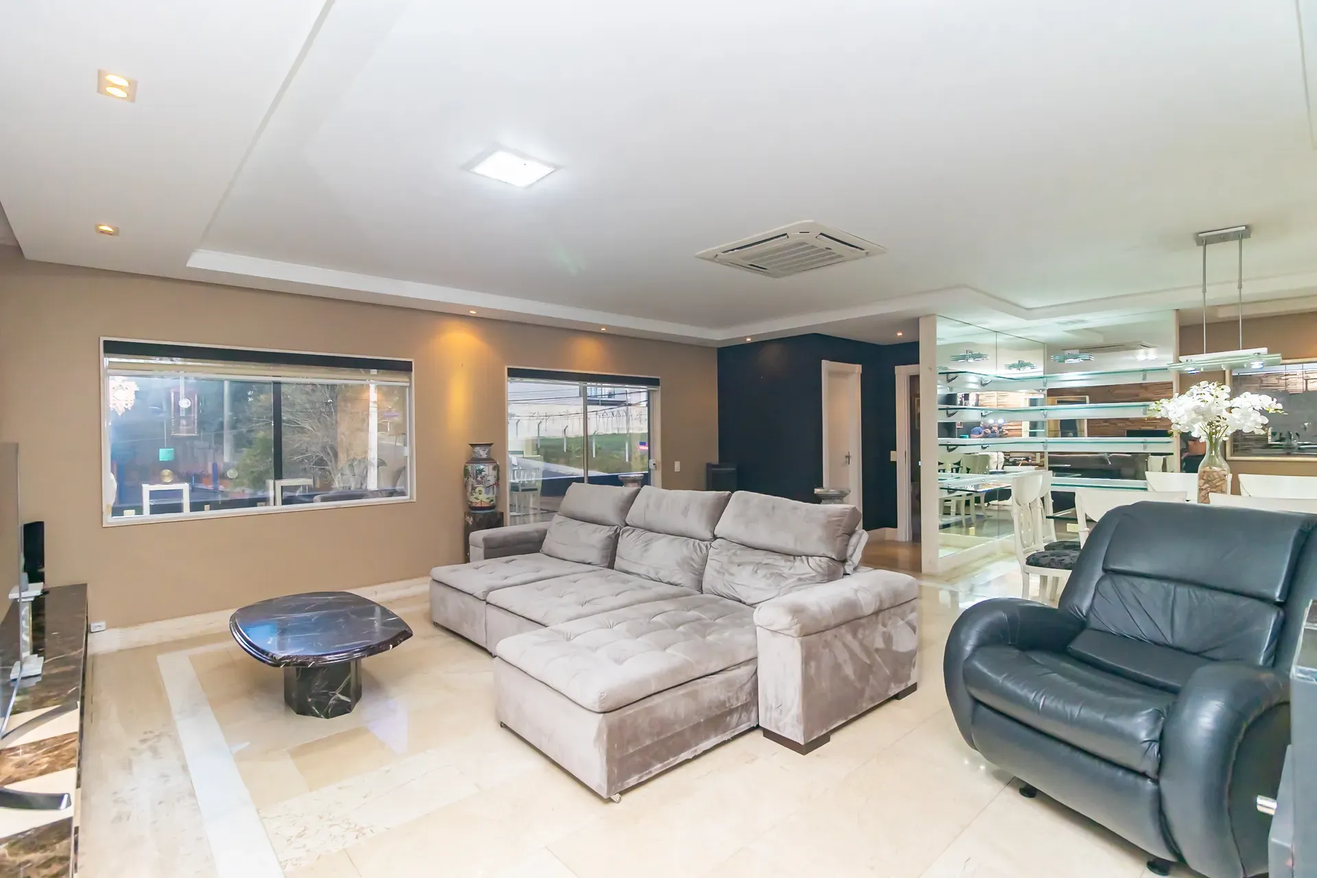 Furnished house with 3 bedrooms and 4 bathrooms — photo 3