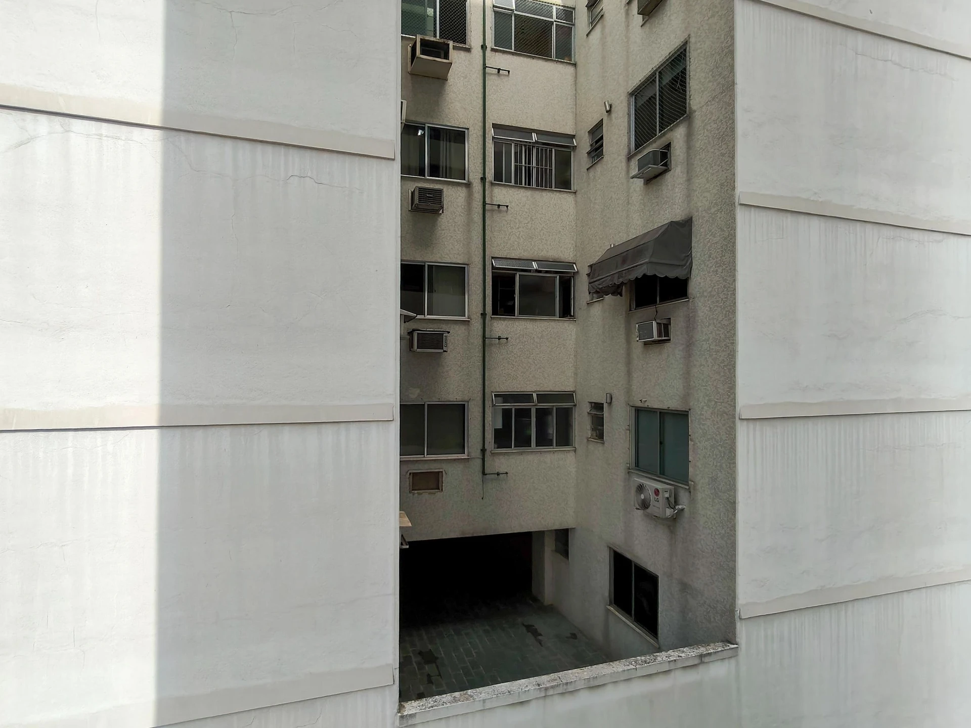 2-bedroom apartment with a mountain view in Rio de Janeiro — photo 50