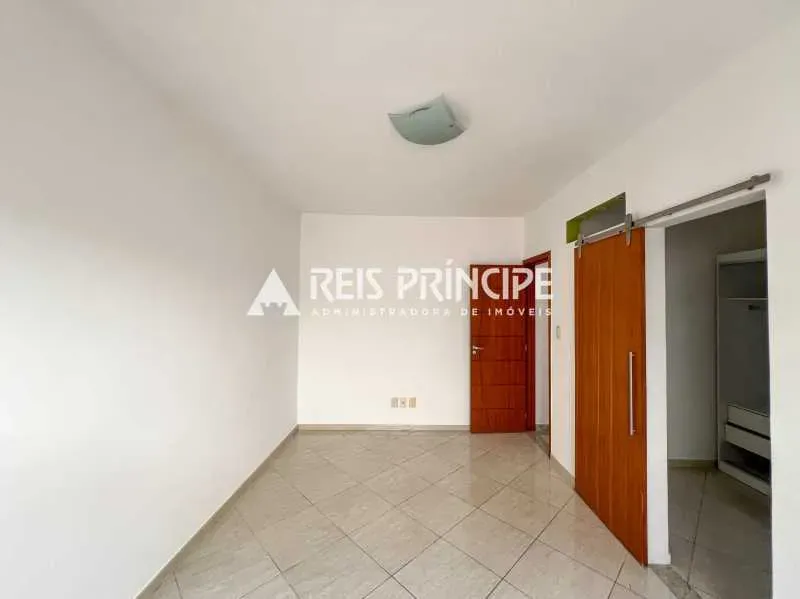 House with 4 bedrooms and 5 bathrooms and 5 parking spots — photo 21