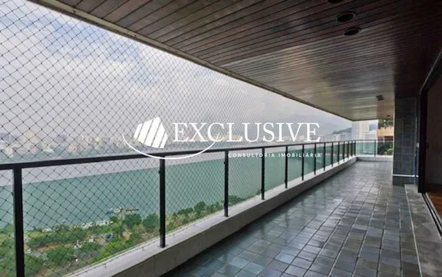 Residential apartment with 4 bedrooms and enclosed balcony — photo 4