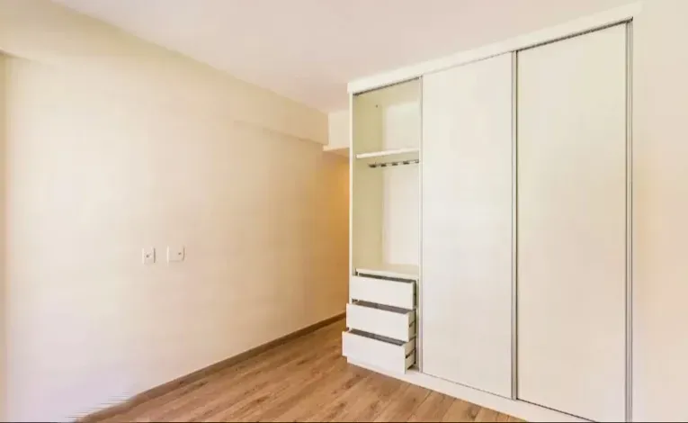 Apartment with 3 bedrooms, balcony and 2 parking spots — photo 48