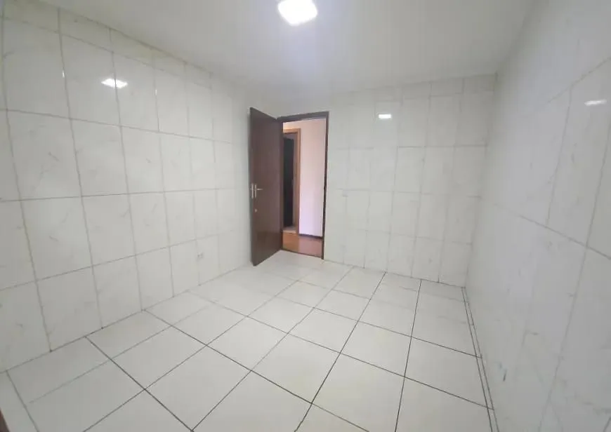 3 quartos e piso de madeira ou laminado: casa de 200 m² — photo 3