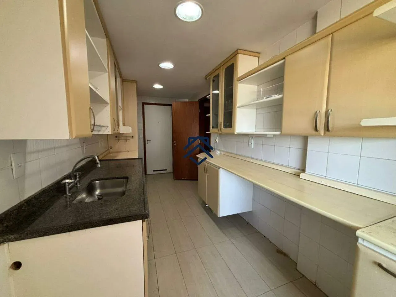 4-bedroom apartment with 2 enclosed balconies — photo 23
