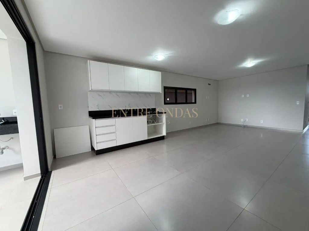 3-bedroom house, 1 with its own bathroom, 202 m² — photo 6