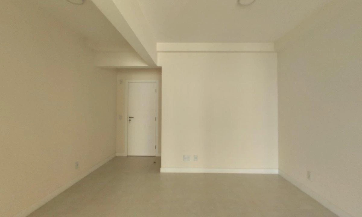 2-bedroom apartment with a mountain view — photo 10