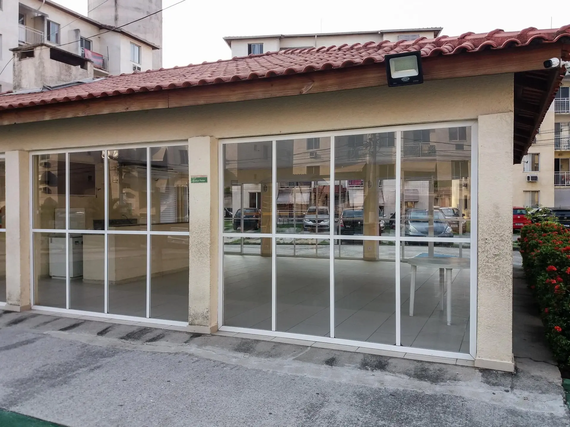 Apartamento amueblado con 2 dormitorios y balcón — photo 21