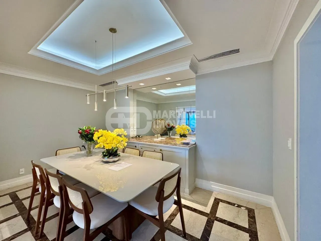 Furnished apartment with 4 bedrooms and open-plan kitchen — photo 6