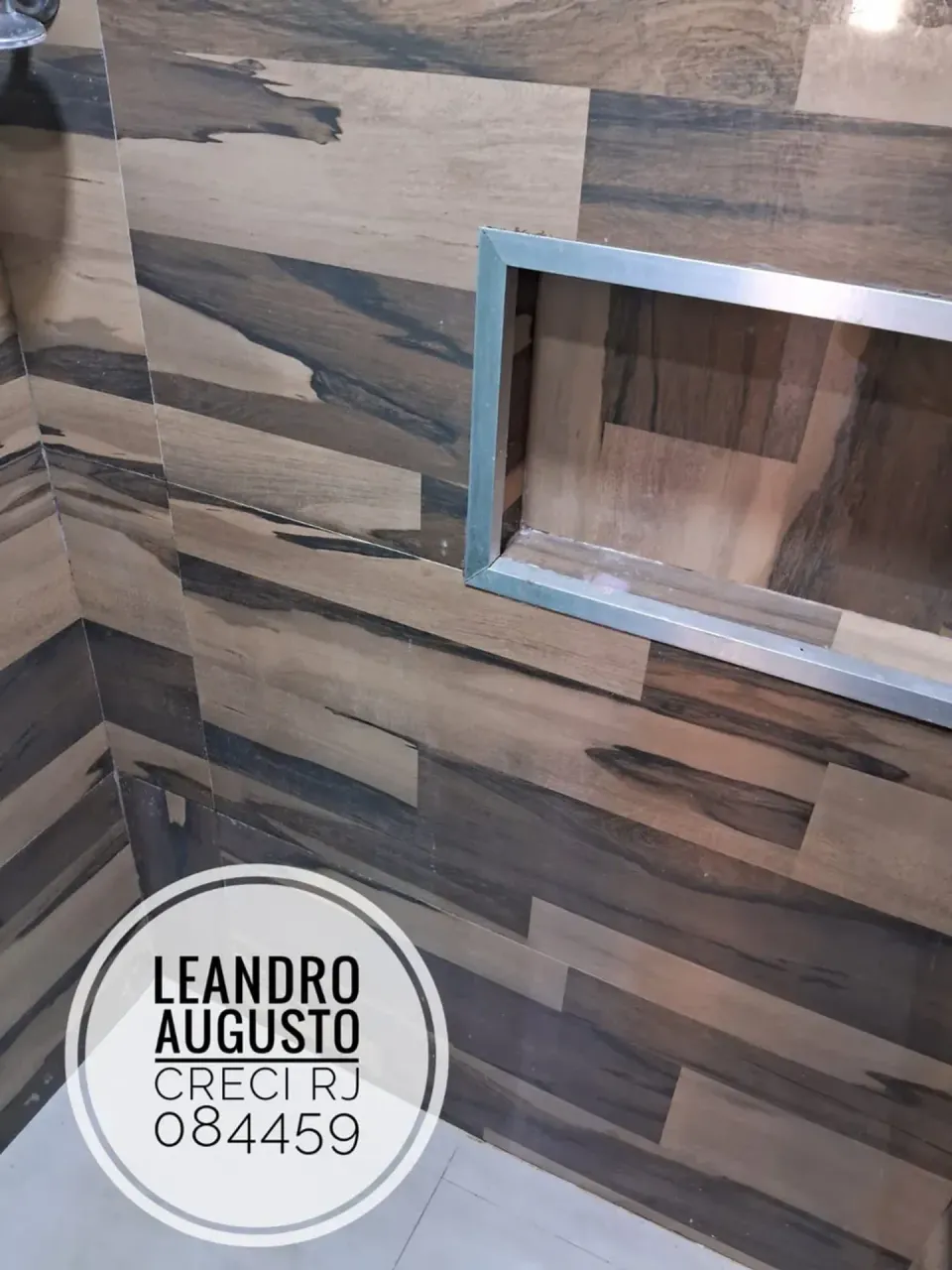 Apartamento de 2 quartos com vaga e porteiro 24h