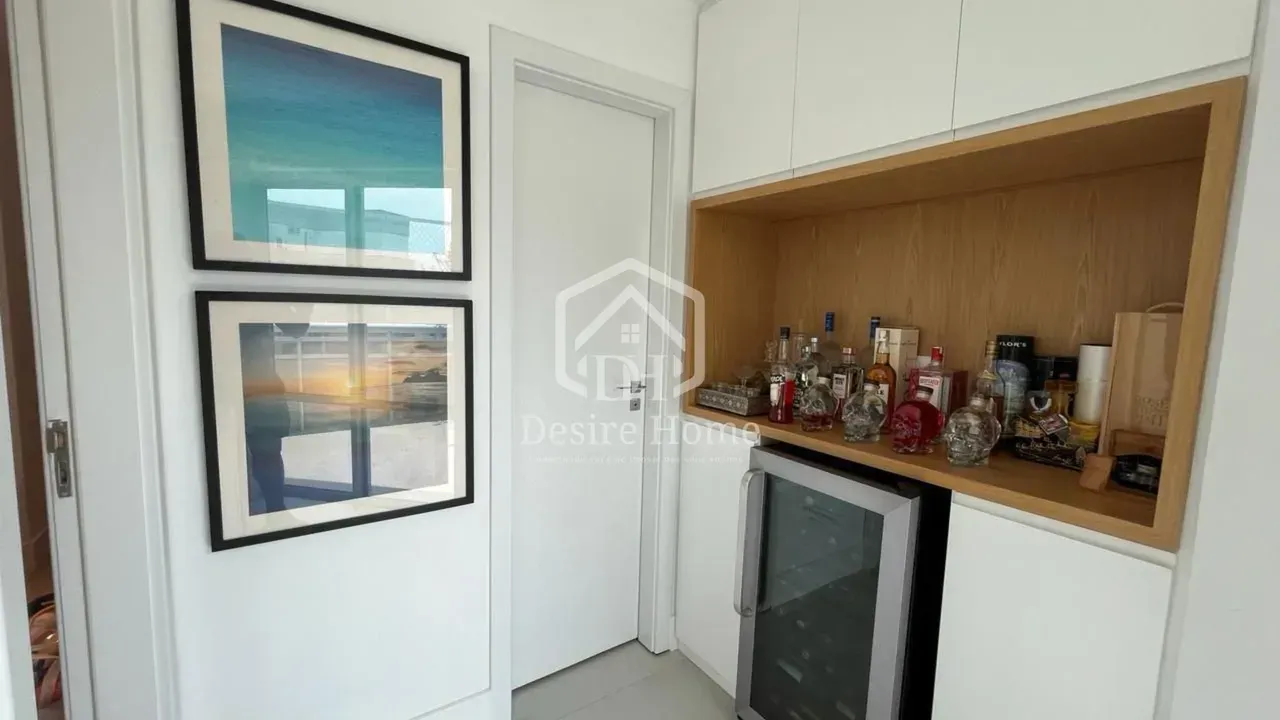 Furnished apartment with 4 bedrooms and open-plan kitchen — photo 8