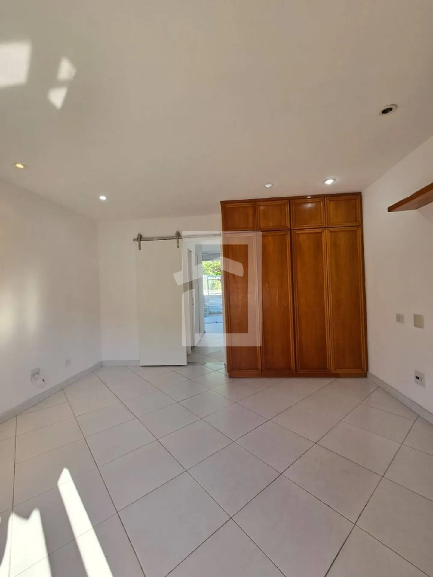 Triplex house with 4 bedrooms and 2 en-suites — photo 44