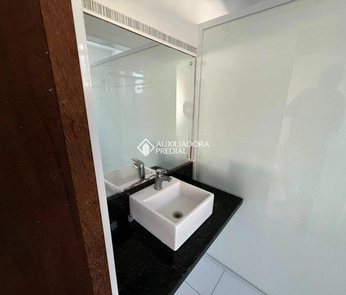 3-bedroom house with a grill on the balcony in Florianópolis — photo 10
