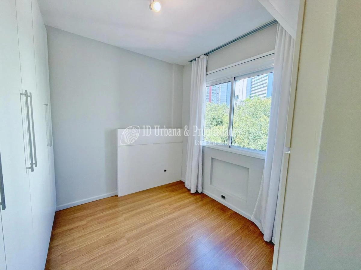 3-bedroom apartment in a building with a pool — photo 11