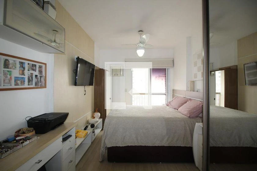 Glass-enclosed balcony in a 2-bedroom apartment, 78 m² — photo 14