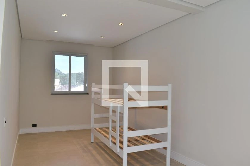 Casa com 4 quartos, 2 suítes, jardim e varanda — photo 11