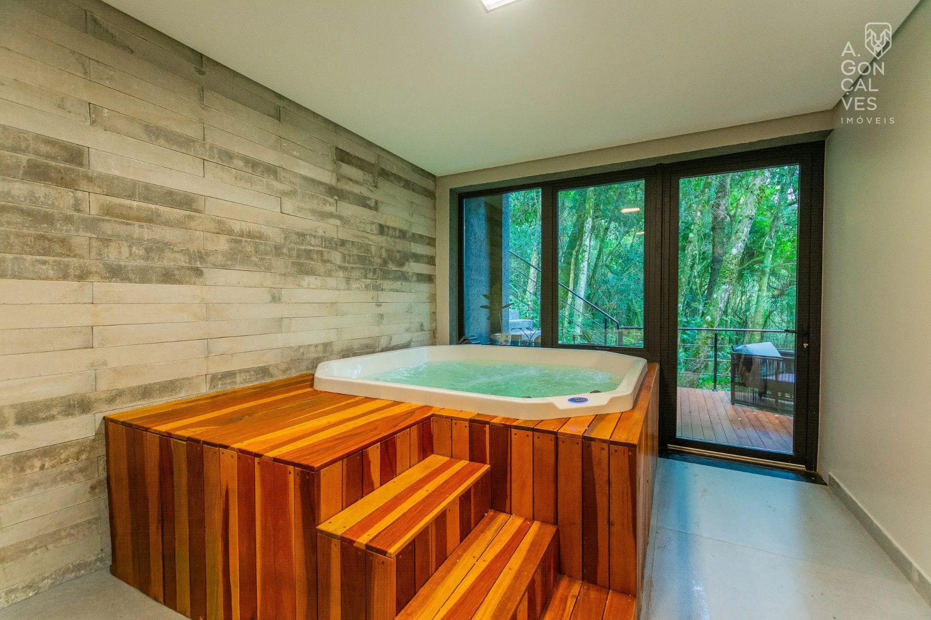 Furnished house with 4 bedrooms and 5 bathrooms — photo 31