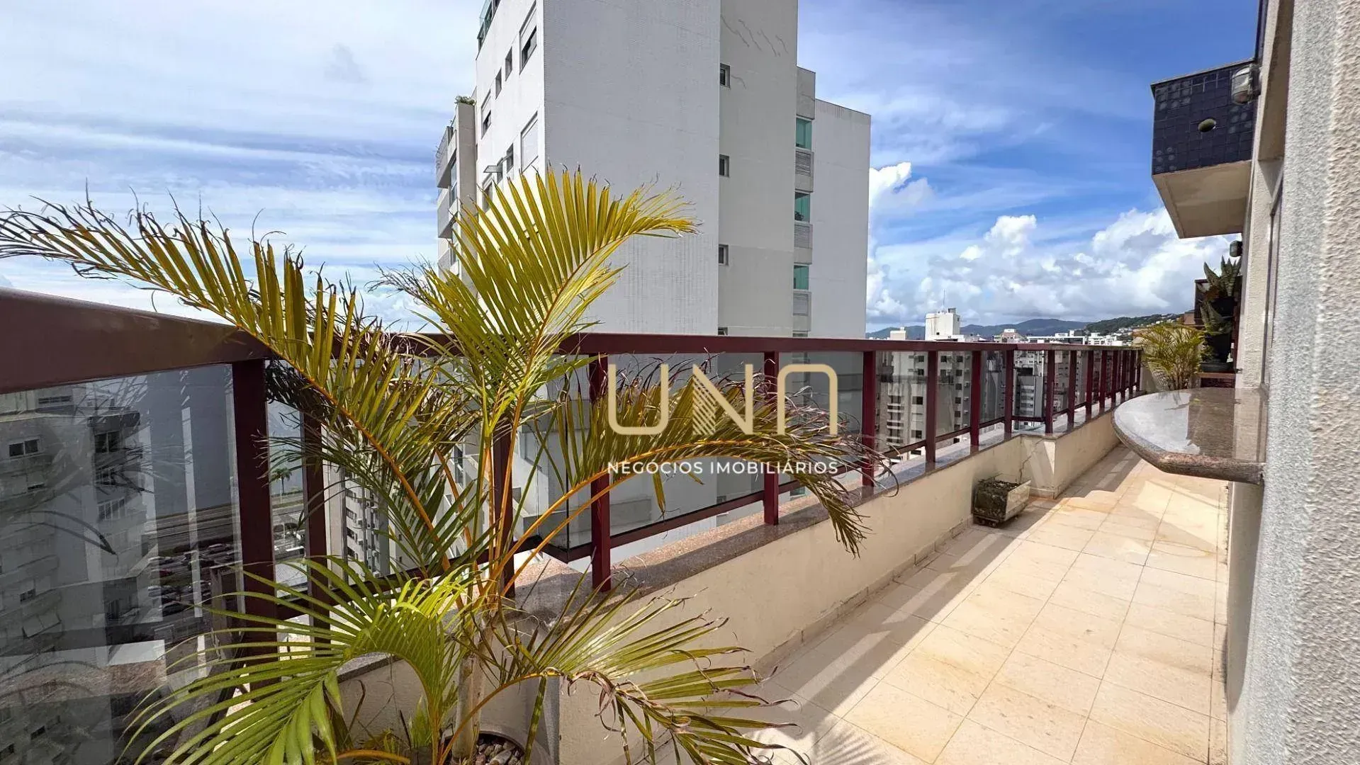 Cobertura mobiliada com 4 suítes e 5 banheiros, 415 m² — photo 3