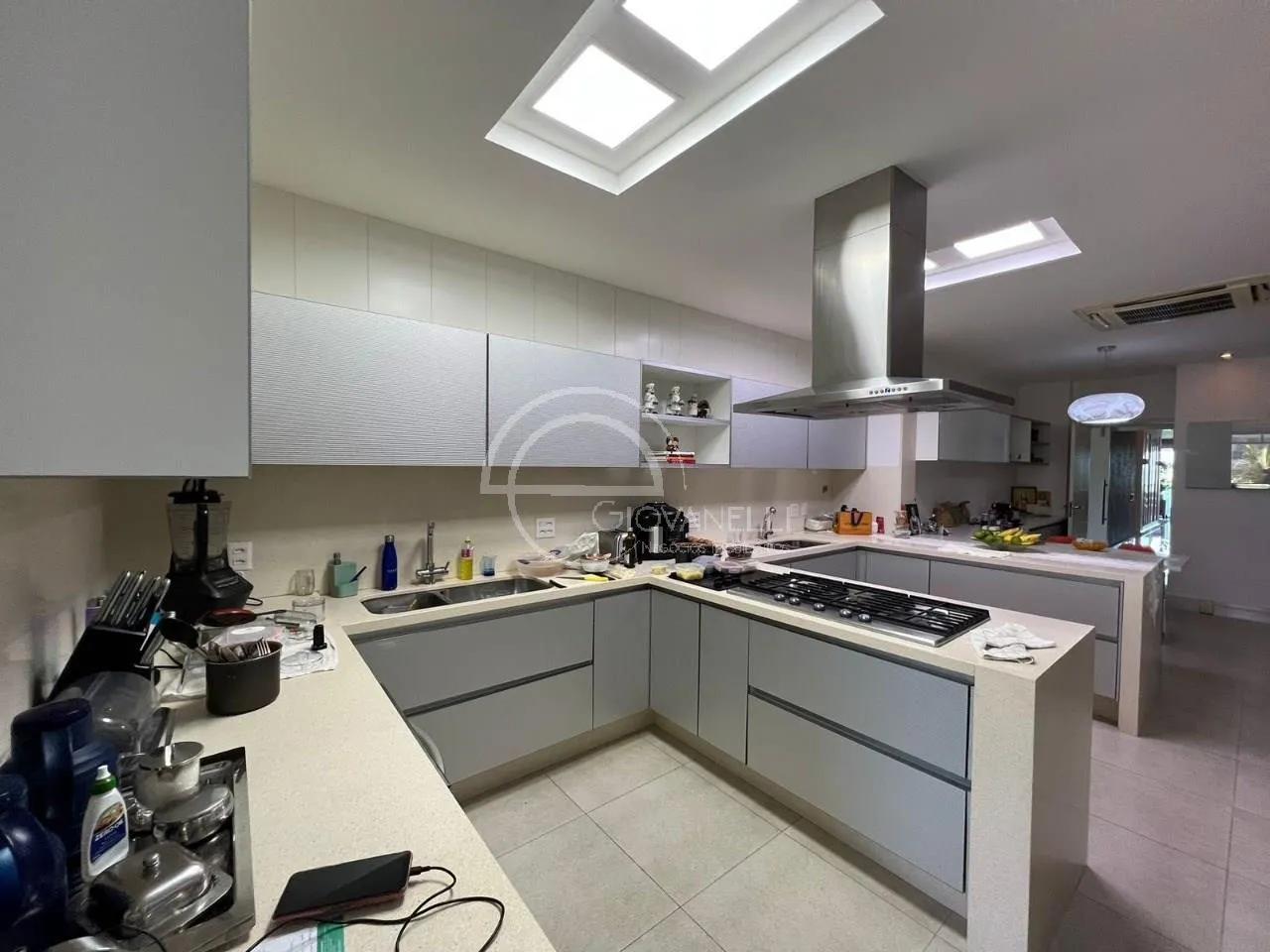 Квартира 400 м² з 4 спальнями та 5 ванними кімнатами — photo 34