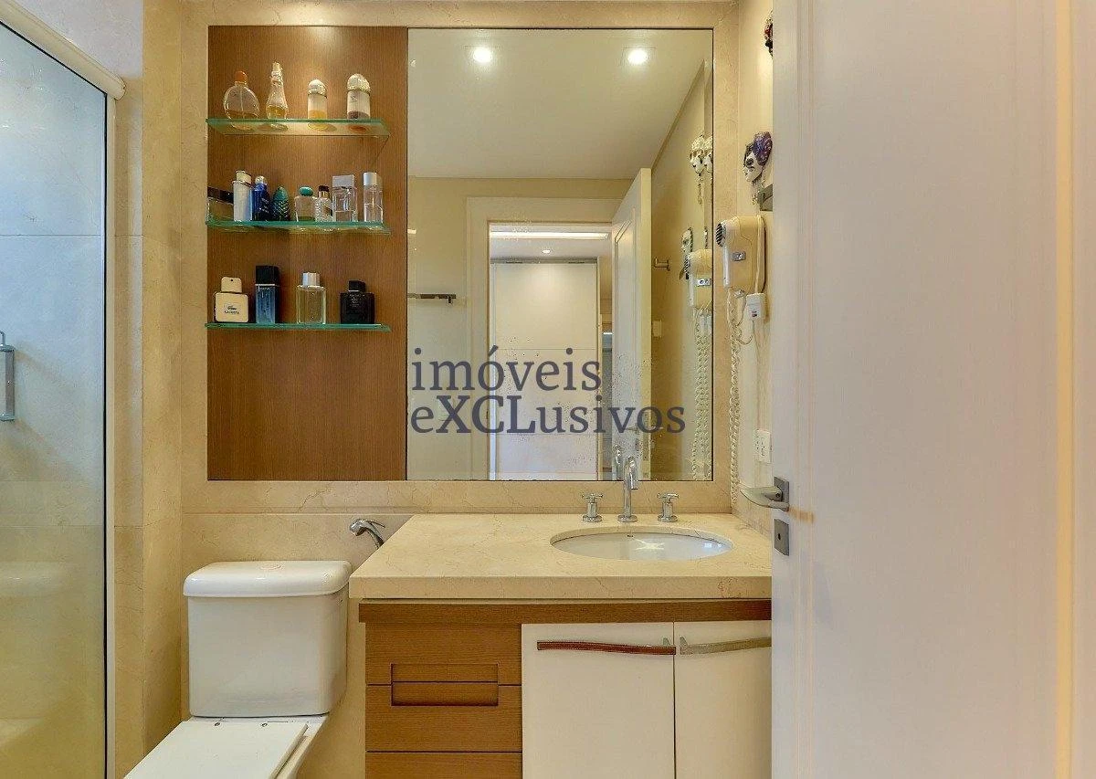 Furnished 240 m² apartment with 3 en-suites — photo 40