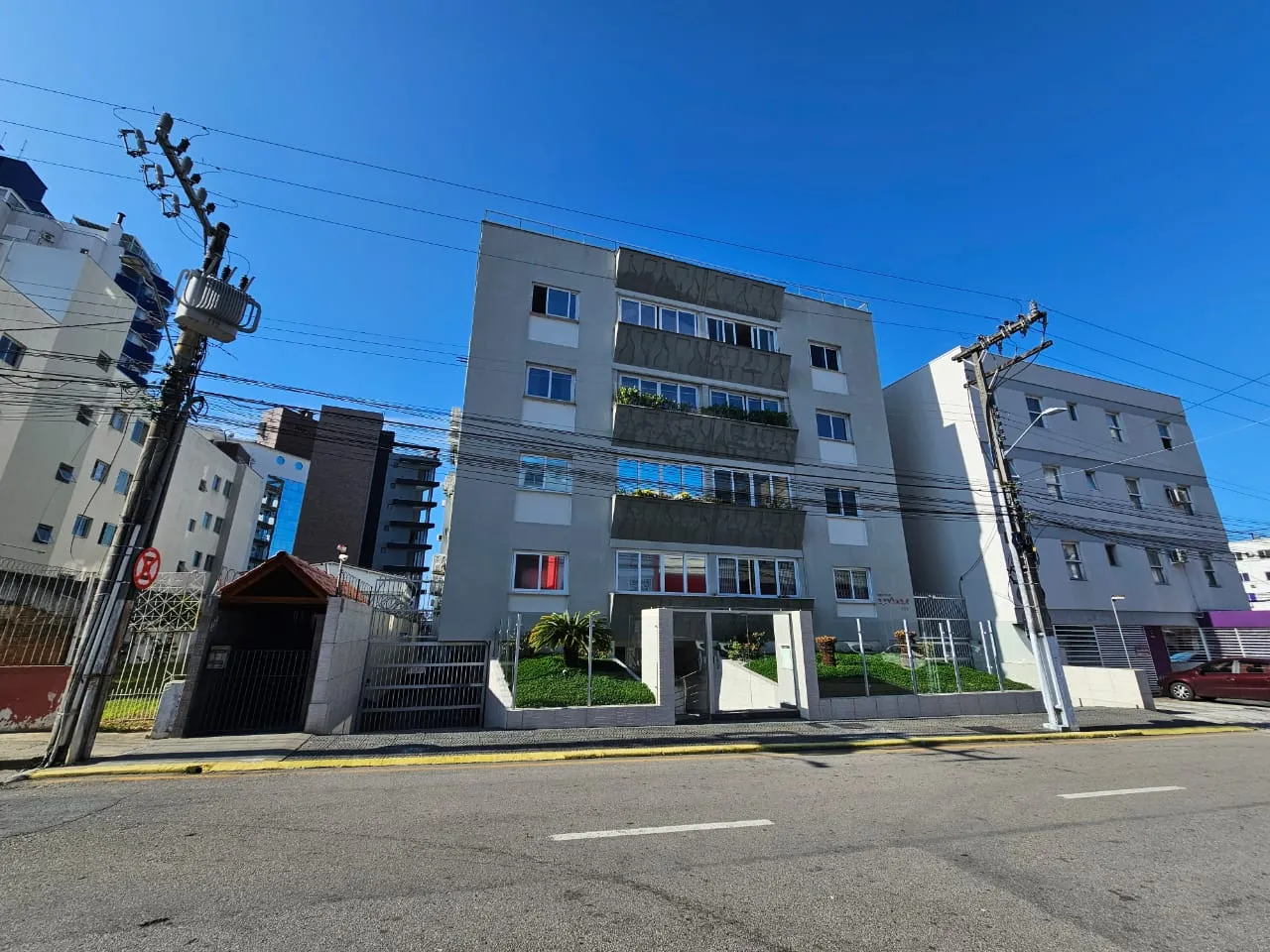 2-bedroom apartment with laundry area and 87 m²